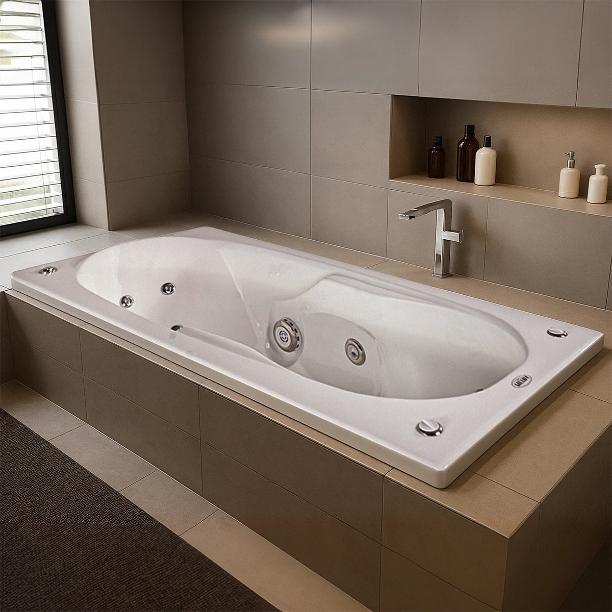 Tina Ámbar / Pietra