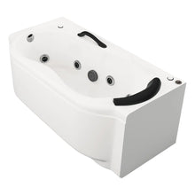 Perspectiva derecha de la tina de baño interior Hotelera 2000 TotalSpa™ con faldón, diseño moderno para uso residencial o hotelero.