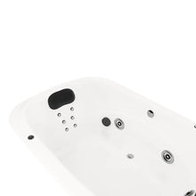 Detalle del acabado Sensacryl de la tina Tulla TotalSpa™, con refuerzo en fibra de vidrio y recubrimiento térmico de poliuretano.